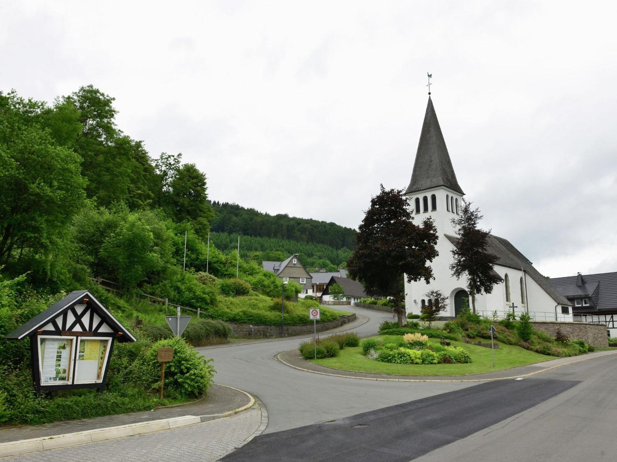 Cozy Holiday Home With Wifi In Hochsauerland Elpe 외부 사진